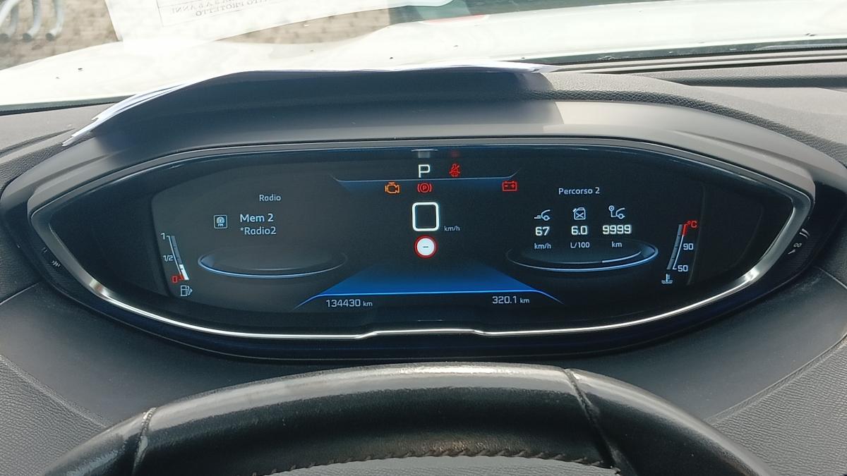 Peugeot 3008 BlueHDi 130 S&S EAT8 Business 777